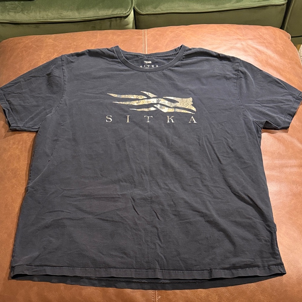 Sitka Men's Black Graphic Tee